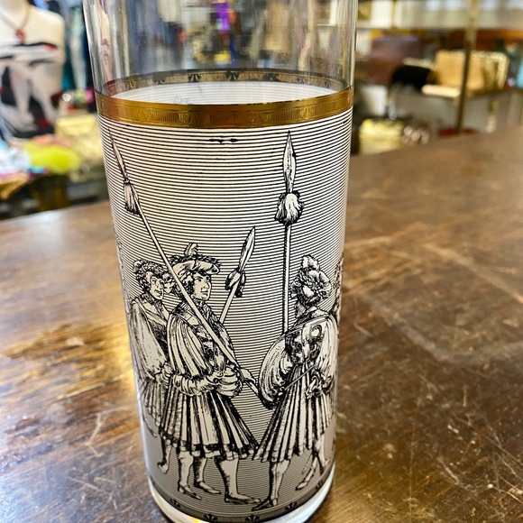 Mid century glass pitcher with 2 matching glasses - Picture 4 of 8